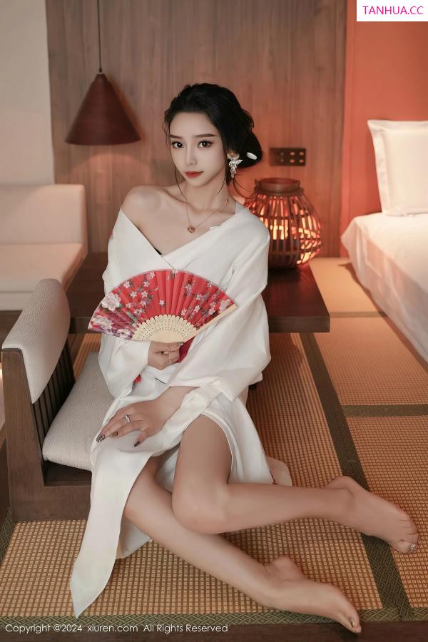   [XiuRen]高清写真图 2024.04.10 No.8367 苏曼兮 美腿性感第22张图片